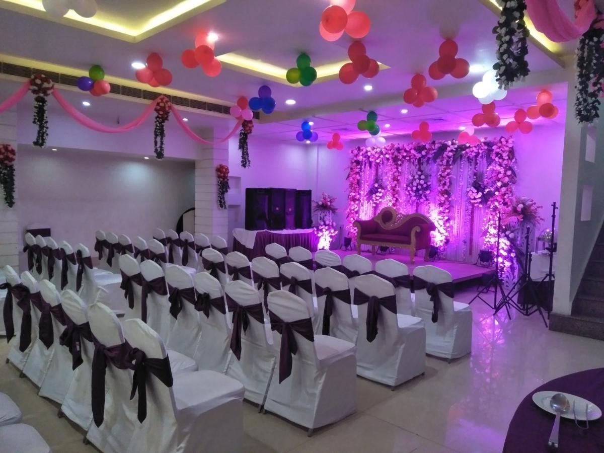 Hotel The Marque Mathura Exterior photo